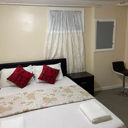 A Private Room In Queens Nueva York Exterior foto